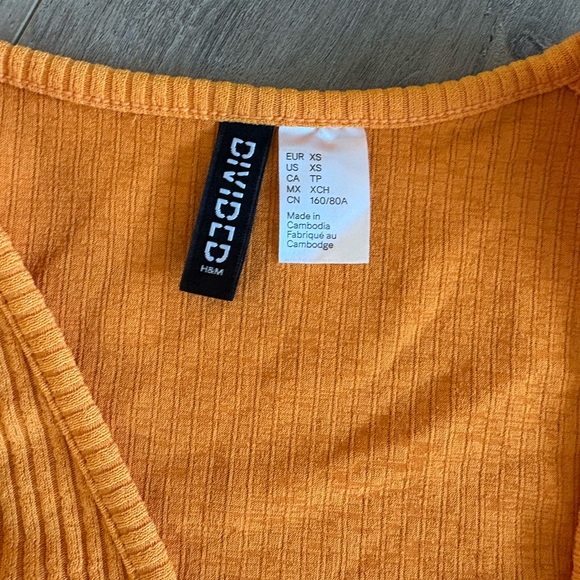 H&M Vibrant Orange Ribbed Top - Picture 2 of 2